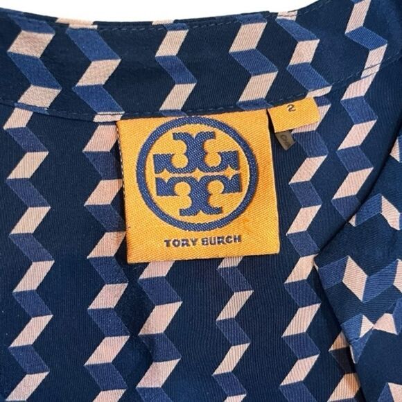 Elegant Blue Patterned Dress - Picture 6 of 14